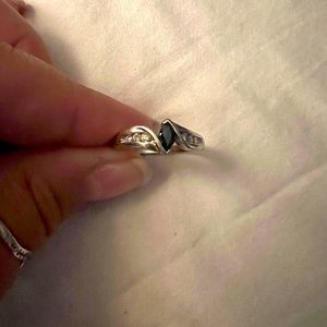 Sapphire & diamond ring